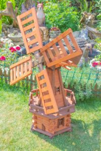 dekoracia do zahrady dreveny mlyn